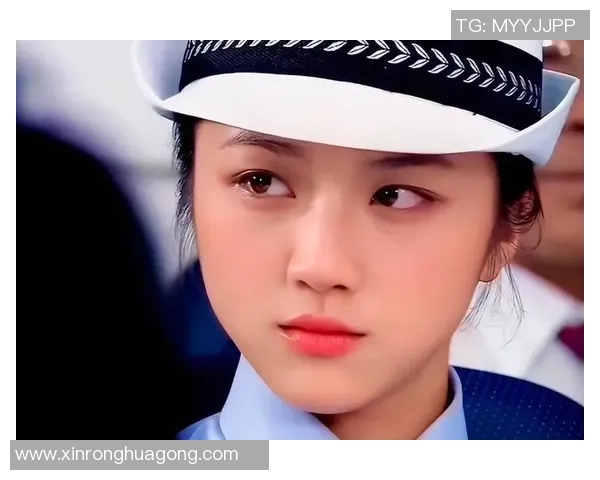 足球汤唯的魅力与激情在绿茵场上交织成动人篇章